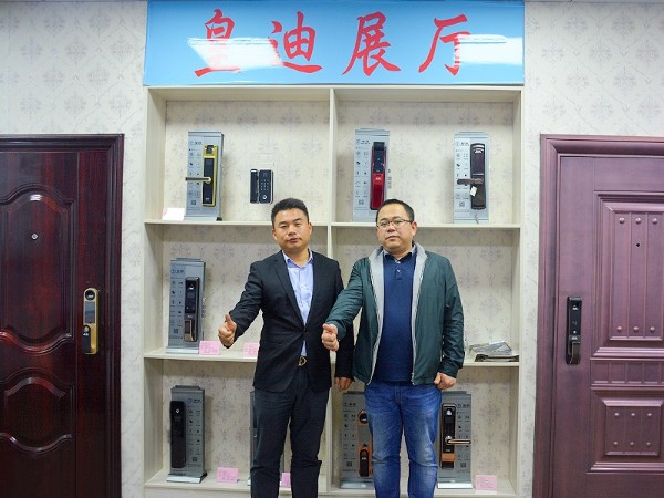 深思熟慮、共展宏圖：祝賀崔先生簽約皇迪西寧經(jīng)銷(xiāo)商
